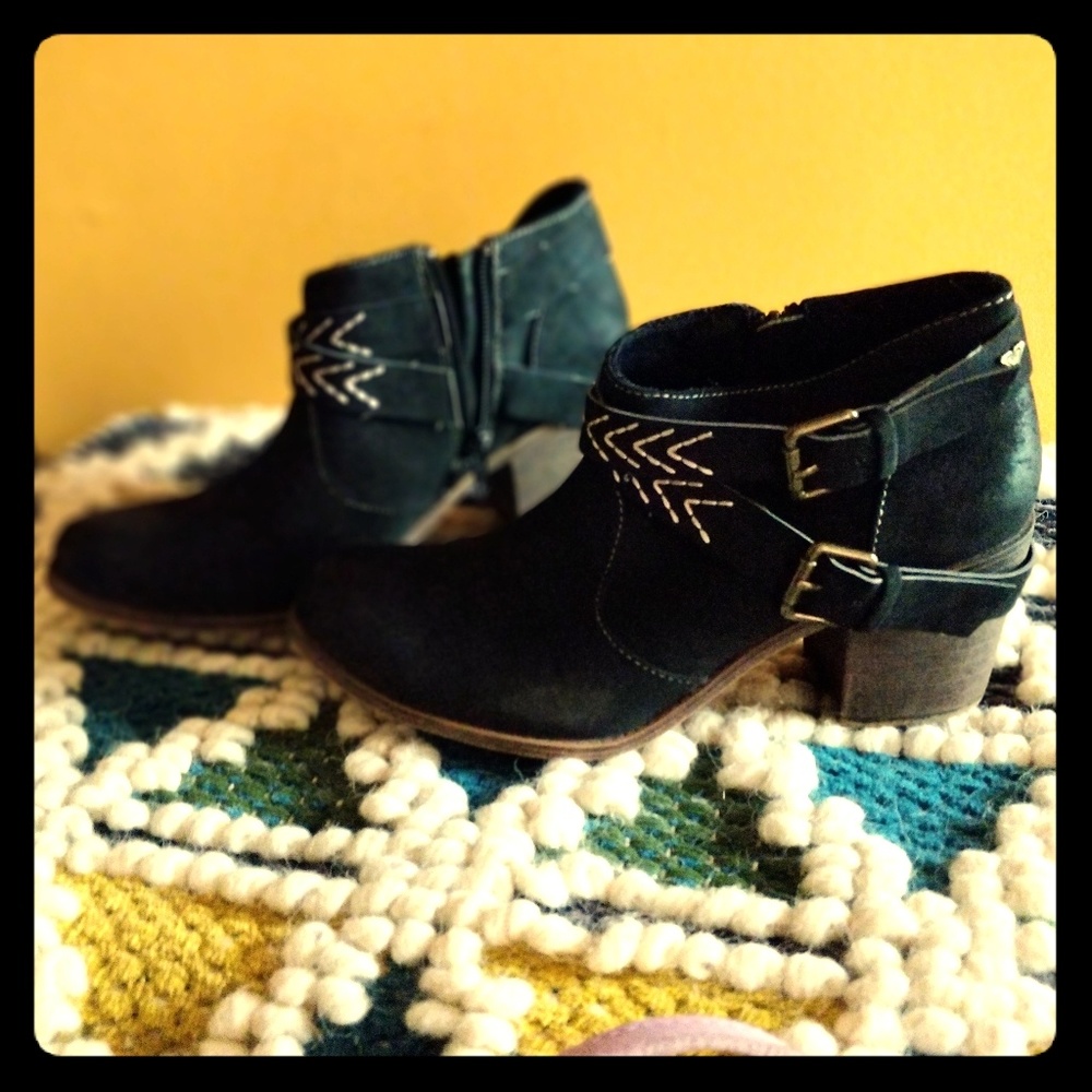 Roxy ankle boots